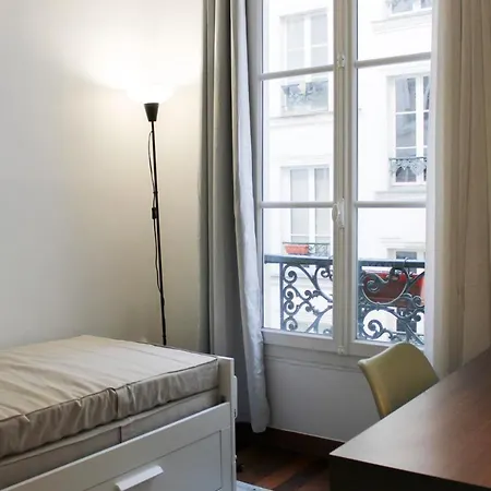 Apartment Nice 58m Of Classic Style Near Montmartre